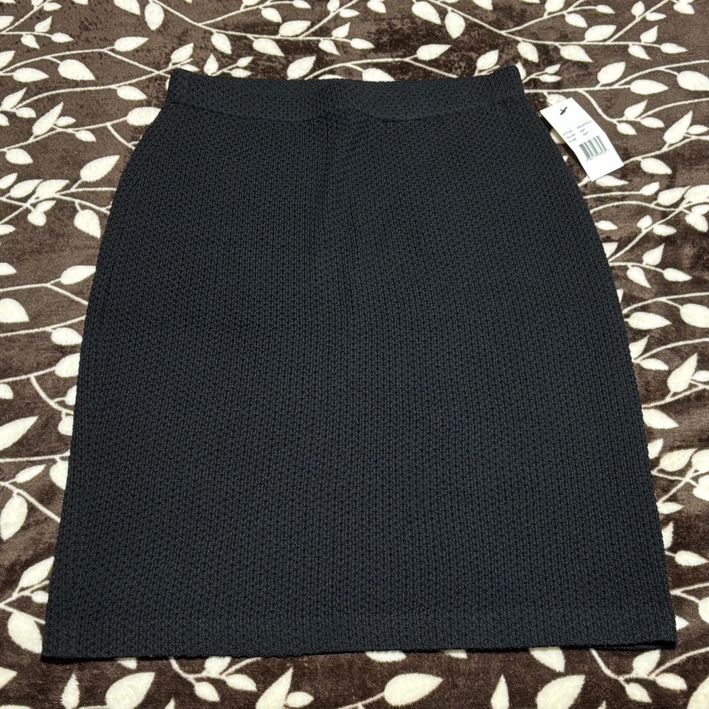 St. John Caviar Black Knit Skirt Size 6 NWT